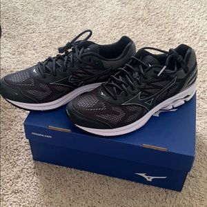 Mizuno running shoes